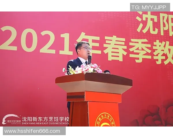 青春活力足球场上的女生们展现无限魅力与激情的瞬间